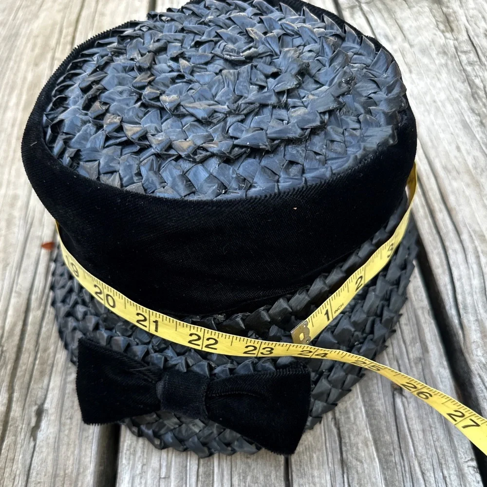 Vintage 1950s Black Tilt Hat Velvet Bow Union Made Cocktail Church Hat - Picture 8 of 12